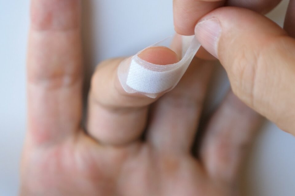 how to stop bleeding from cuts and wounds