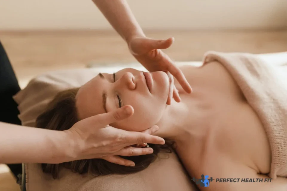 detoxification of your body through lymphatic drainage massage